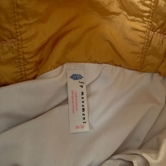 Pair of Free people movement. Way home shorts XS - Picture 4 of 6